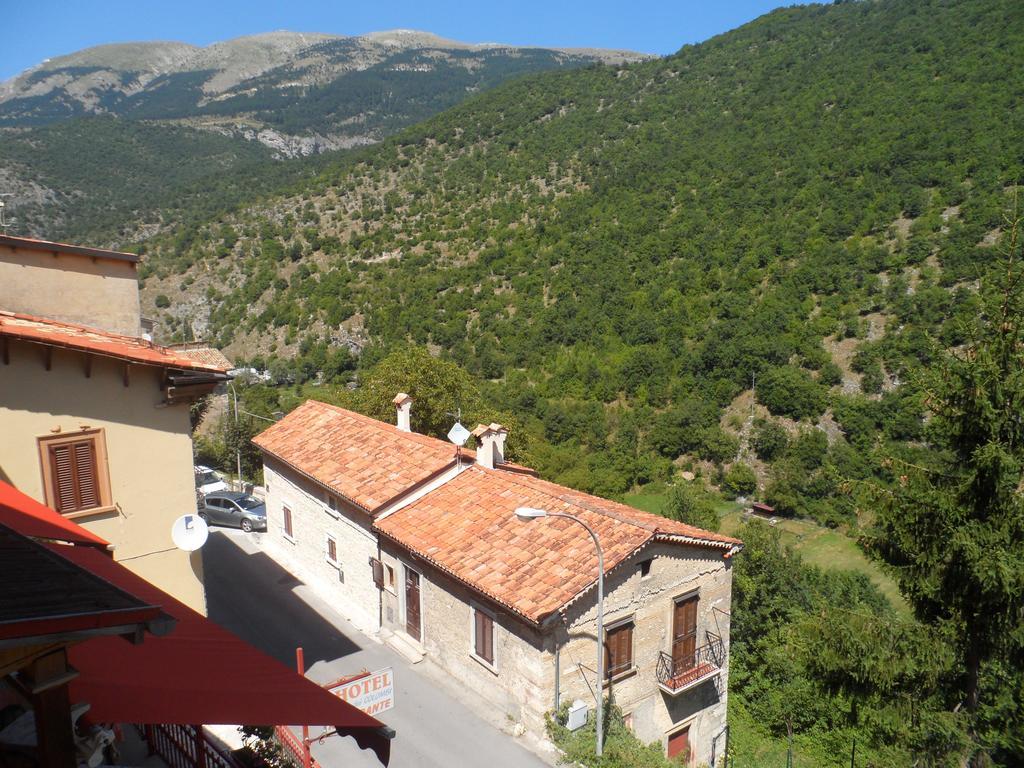 Hotel Grotta Dei Colombi Scanno Exterior foto