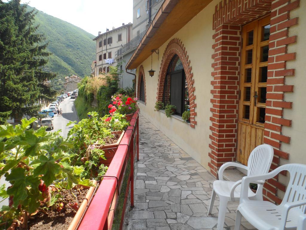 Hotel Grotta Dei Colombi Scanno Exterior foto